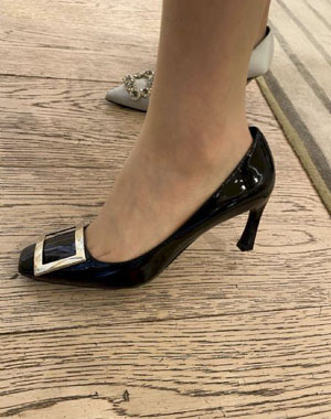 疯狂巨齿鲨-普通话视频大全