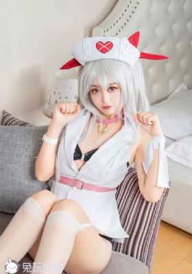 繁花之我被老板娘包围了-午夜伦理英文版字幕