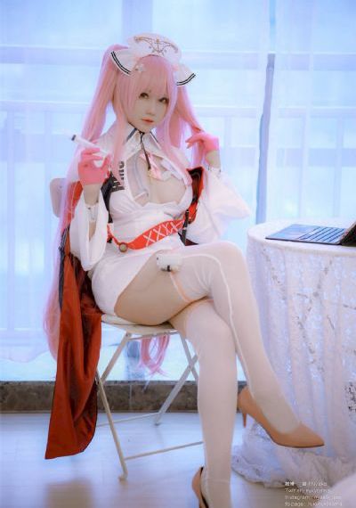 穷妈妈富妈妈-蓝光字幕午夜激情