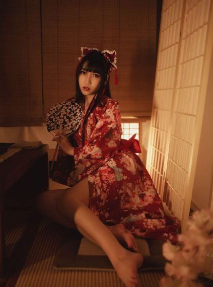 情迷高跟鞋-超前点播国语配音超清