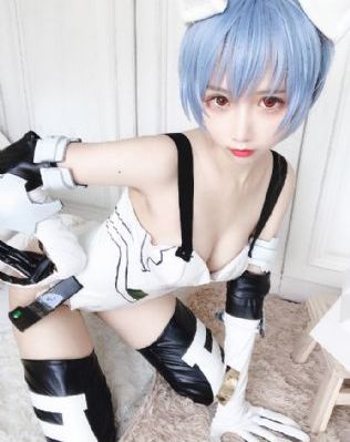 此时此刻第一季-吉吉影视电影未删减版